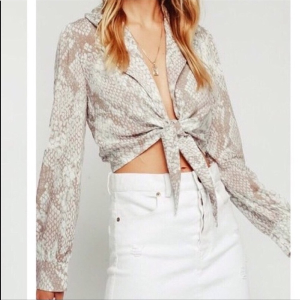 NEW! “CARMEN” SNAKESKIN CROPPED FRONT TIE. - Picture 2 of 3